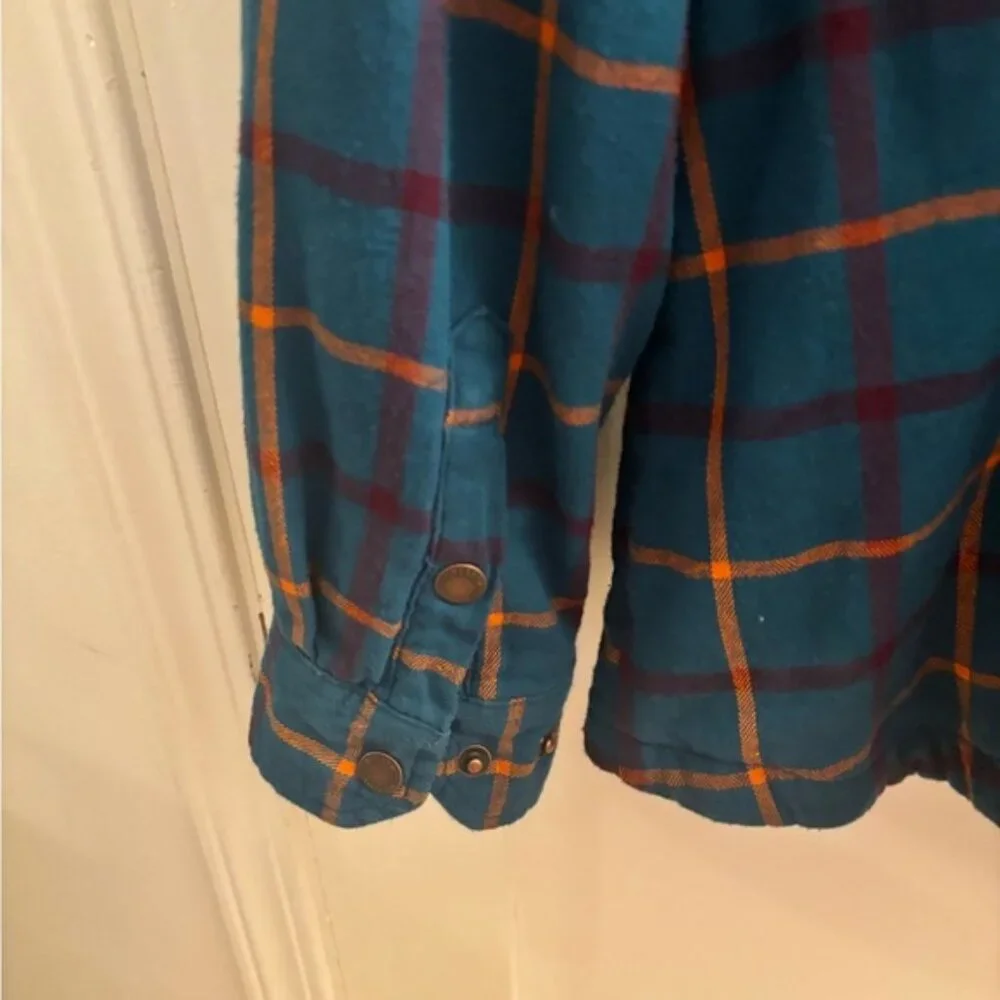 Duluth Trading Co Fleece lined Flannel Shacket - Picture 6 of 8
